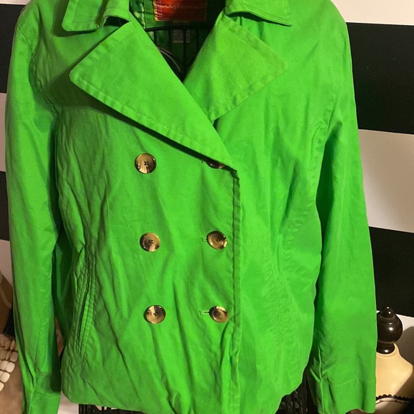 Bright and beautiful jacket. - Picture 2 of 4